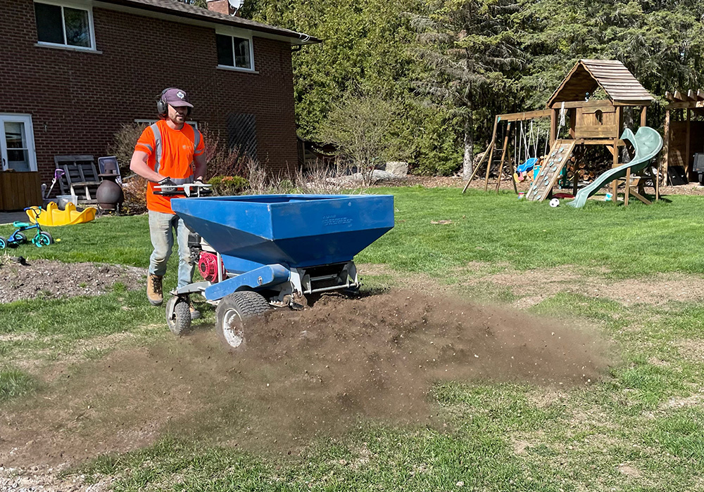 Benefits Of Topdressing Your Lawn LGMP
